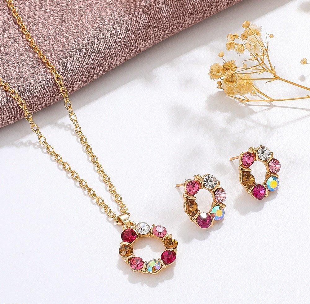 QWN Circle Layered Round Pendent Set