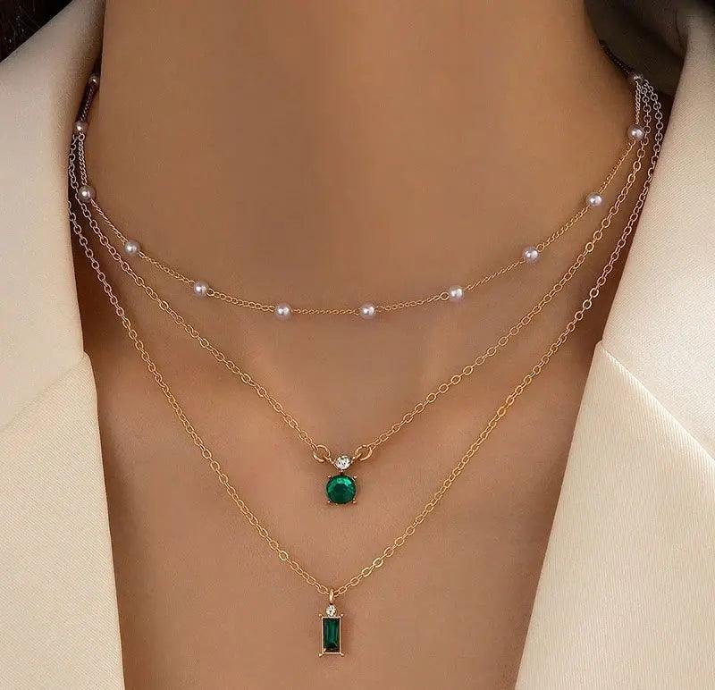 YYE Baguette/Round Pendent With Link Chains
