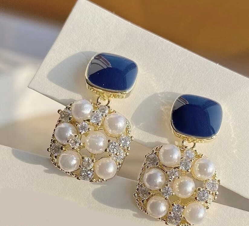 BTO Square Ear Drop Earrings Pair