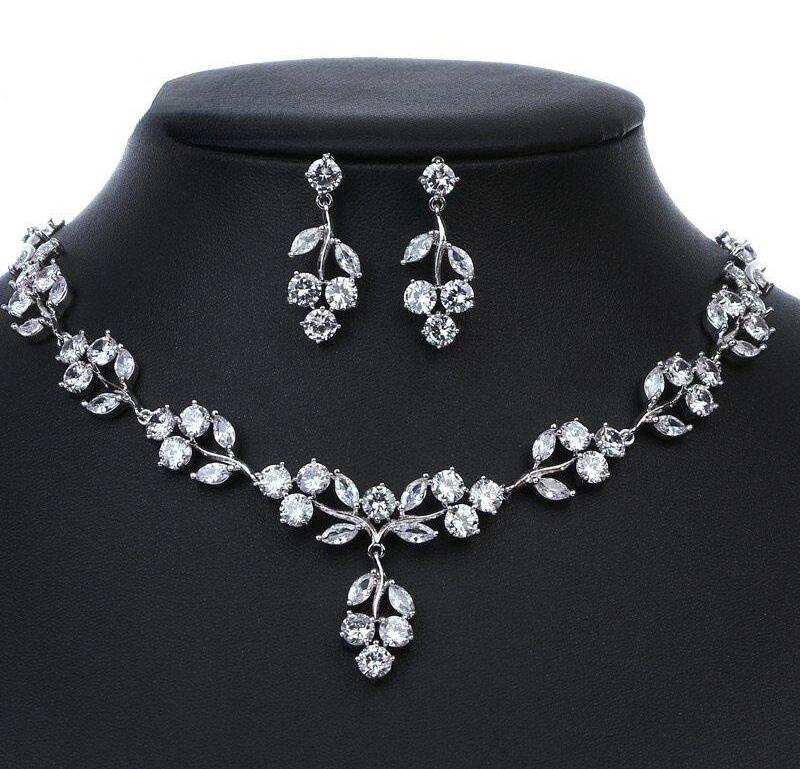 BYJ Round/Tear Stone Necklace Set