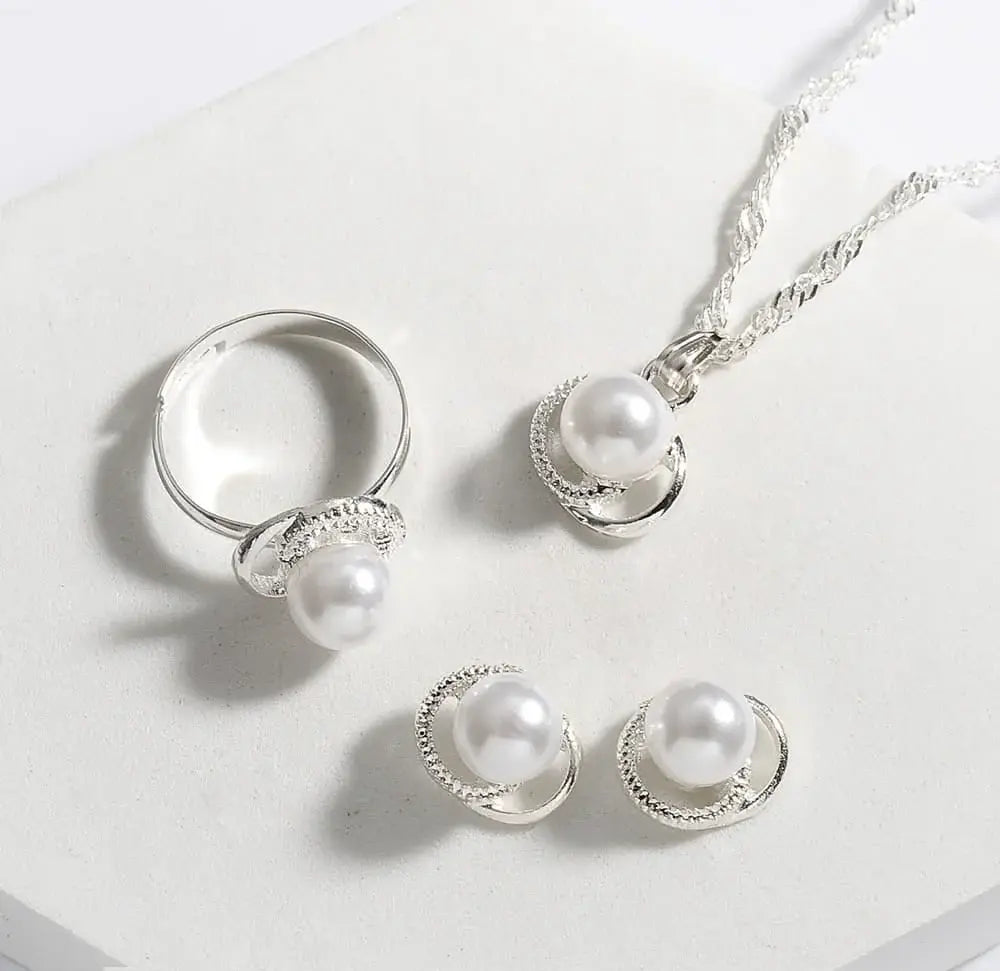 QWN Pearl Pendant Set