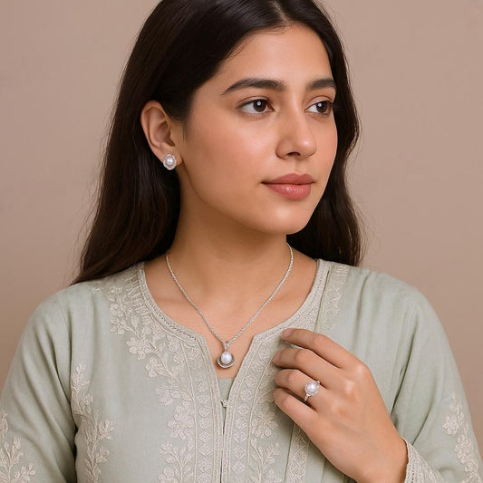 QWN Pearl Pendant Set