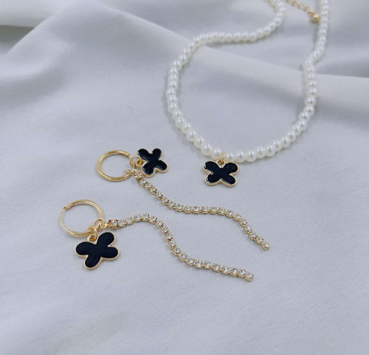 YYE Butterfly Pendent With Chain