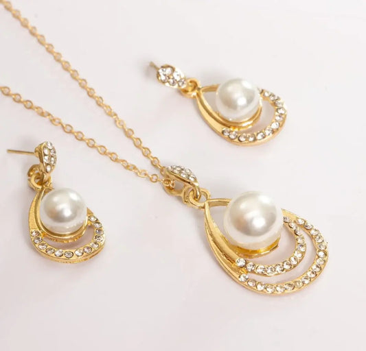 LHY Pear Pearl Pendent Set