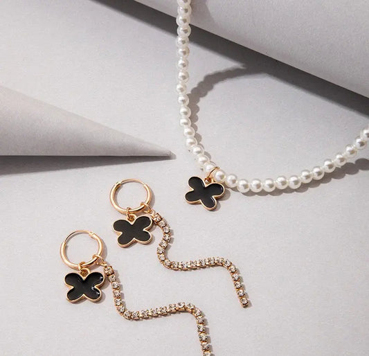 YYE Butterfly Pendent With Chain