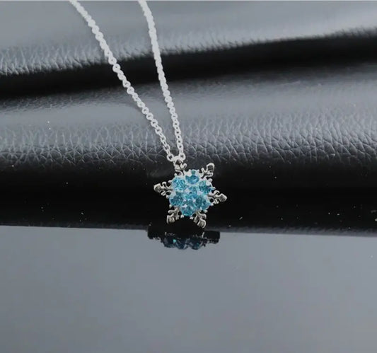 JMN Aqua Flower Star Curb Chain Pendant