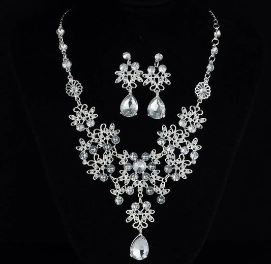 LQP Flower Tear Drop Necklace Set