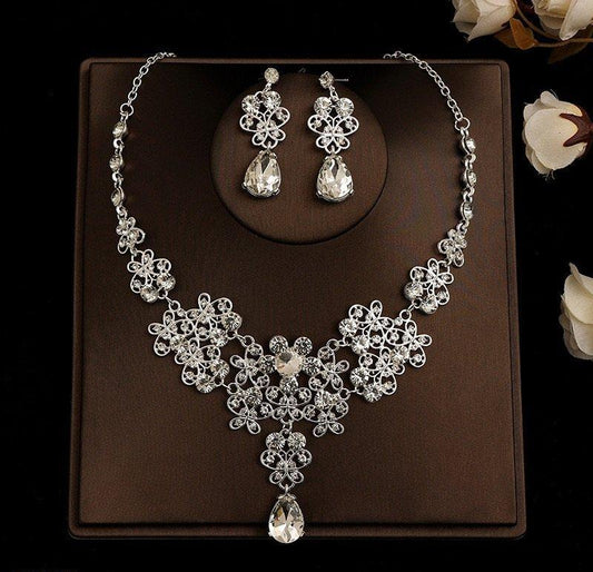 LQP Flower Tear Drop Necklace Set