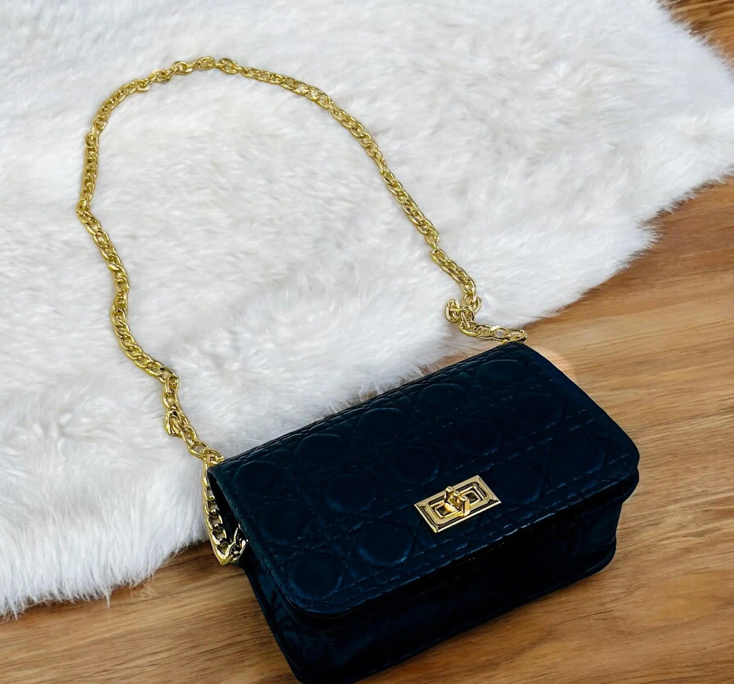 Textured Ladies Hand Bag