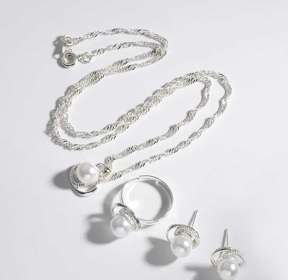 QWN Pearl Pendant Set